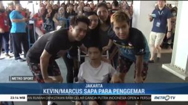 Momen Haru Fans Disabilitas Bertemu Dua Unggulan Ganda Putra Indonesia