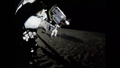 Astronauts put the USA flag on the MOON [HD]