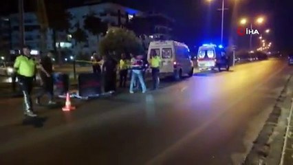 Motosiklet yayaya çarptı: 1 ölü, 1 ağır yaralı