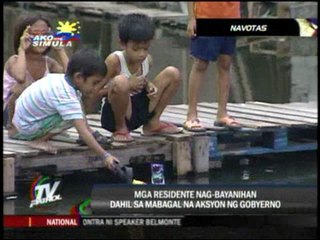 Navotas neighbors join hands to battle floods
