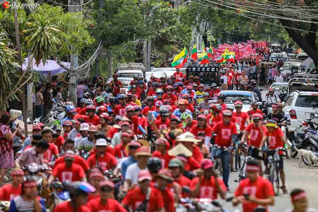 မႏၲေလးၿမိဳ႕က ၂၀၀၈ ဖြဲ႔စည္းပံုုအေျခခံဥပေဒျပင္ဆင္ေရး လူထုုေထာက္ခံပြဲ (ရုပ္/ သံ)