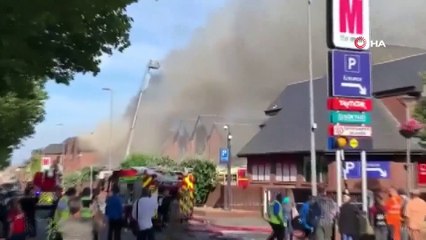 - Londra’da AVM’de Yangın: 150 İtfaiye Eri Müdahale Ediyor