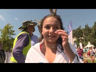 2400 notarë, pjesë e garës së notit në Bosfor