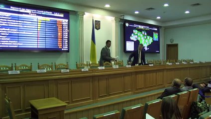 Partido do presidente ucraniano conquista maioria no Parlamento