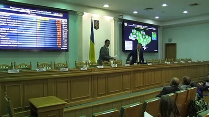 Partido do presidente ucraniano conquista maioria no Parlamento