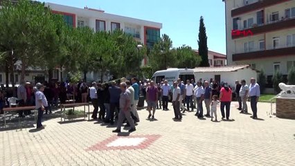 ÇANAKKALE Eşinin öldürdüğü Özlem ve babası toprağa verildi