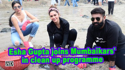 Esha Gupta joins Mumbaikars' in clean up programme