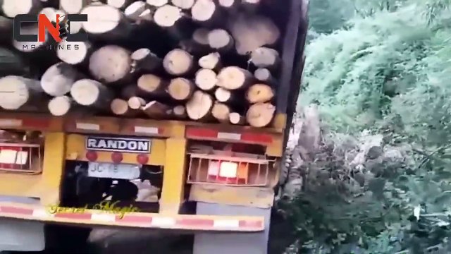 10 Heavy Equipment Powerful Unloading Transportation Extreme Dangerous Oversize Load Truck Excavator