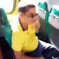Zeca Pagodinho posta vídeo pegando ônibus e é elogiado por fãs