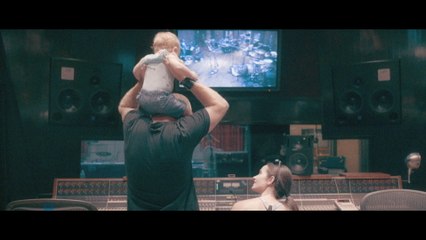 Brantley Gilbert - Man That Hung The Moon