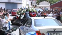 Vecinos y familiares muestran su dolor por la muerte de los cuatro jóvenes del accidente de Salamanca