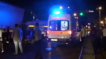 Otomobil tıra ok gibi saplandı: 1’i ağır 3 yaralı