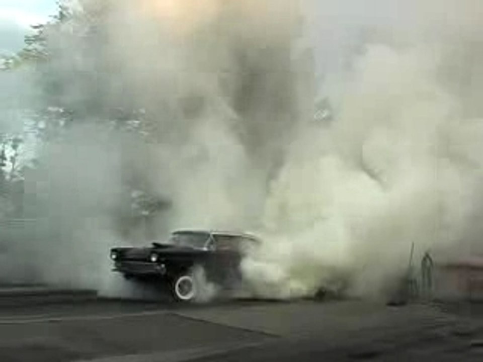 Ford Gasser Massive Burnout
