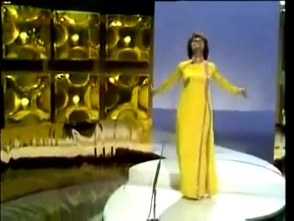 CATERINA VALENTE – It's A Most Unusual Day (...) (3 pieces, HD)