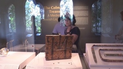 Un tesoro judío que permaneció escondido 5 siglos llega al Met de Nueva York