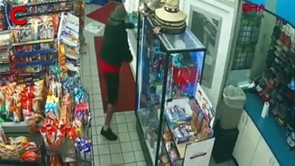 Kurşunlar yağdırdı ama böyle kaçtı... Dehşet anları kamerada