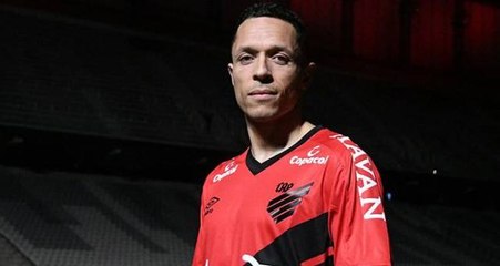 Beşiktaş'ın eski oyuncusu Adriano, Athletico Paranaense ile anlaştı