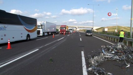 Kuzey Marmara Otoyolu’nda Hurda Yüklü Tır Devrildi