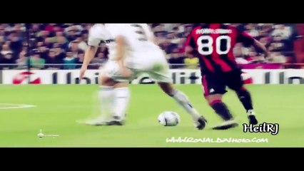 _قليلا من سحر رونالدينهو أمام بعض من نجوم المستديرة____HD