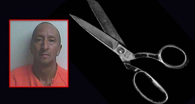 Yatakta karısıyla bastığı komşusunun cinsel organını makasla kesti