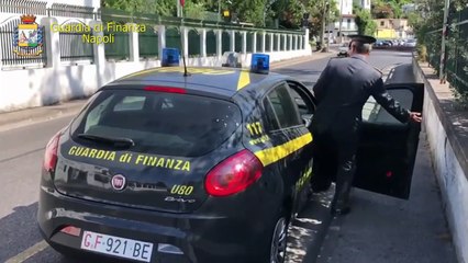 Descargar video: Ischia (NA) - Falso dentista scoperto dalla Guardia di Finanza (23.07.19)