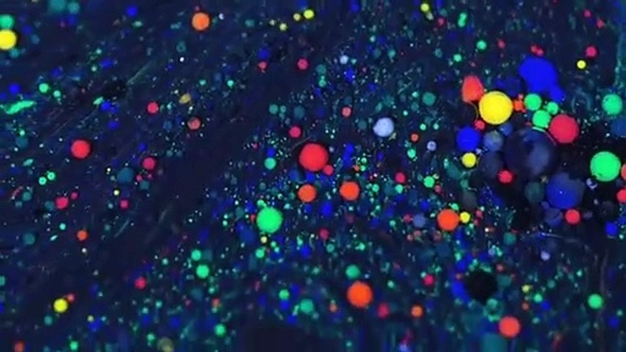 Justin Bieber ft. The Chainsmokers & Kygo - These Days (Official Video)