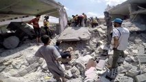 İdlib'de 2 aylık bebek bombardımanda enkaz altından sağ çıkarıldı