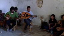 الرواق الثقافي.. موسيقى الأماكن تجربة بقرية فلسطينية
