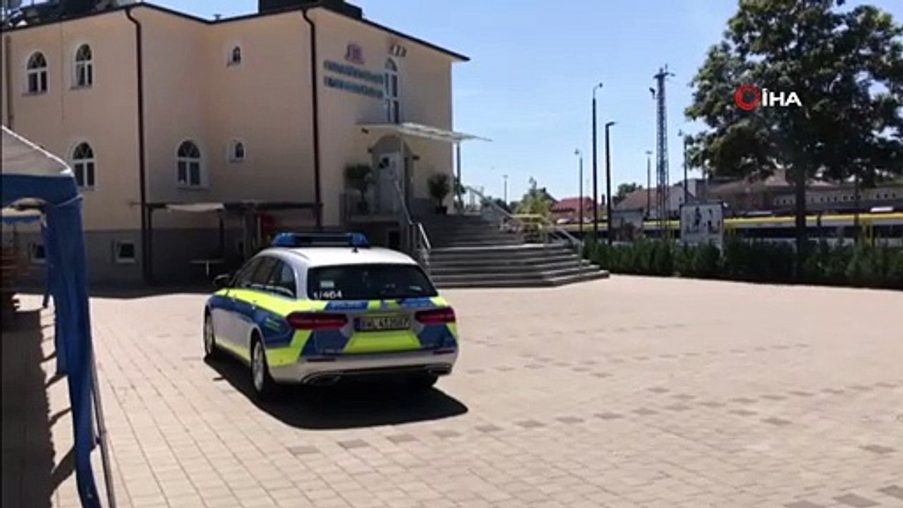 - Almanya'da camilere yapılan bomba ihbarlarına bir yenisi daha eklendi