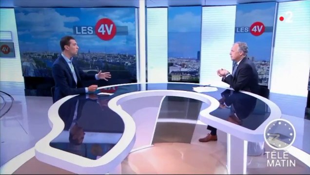 Dans des cérémonies officielles habillée comme un Télétubbies... Quand on représente la France, on doit avoir un peu de tenue et être exemplaire !