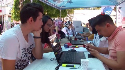 Eyüpsultan Meydanı’nda ücretsiz YKS tercih çadırı kuruldu