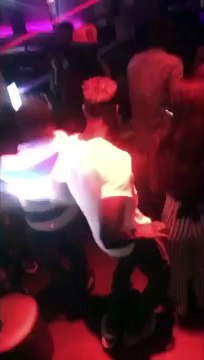 Insolite ! Les drôles pas de danse de Salif Sané à la soirée de Wally Seck