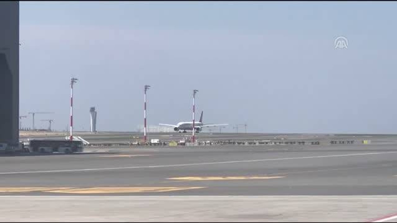 THY'nin üçüncü "rüya uçağı" İstanbul'a geldi