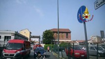 Torino - A fuoco il tetto di una palestra a Borgo Vittoria (23.07.19)