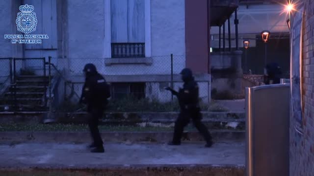 Policía y Guardia Civil detienen a cuatro presuntos yihadistas en Galicia y País Vasco
