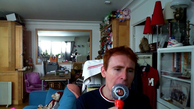 Wiwi égratigne mes belles chaussures bleues de Claudia Colonna & Ses Guépards