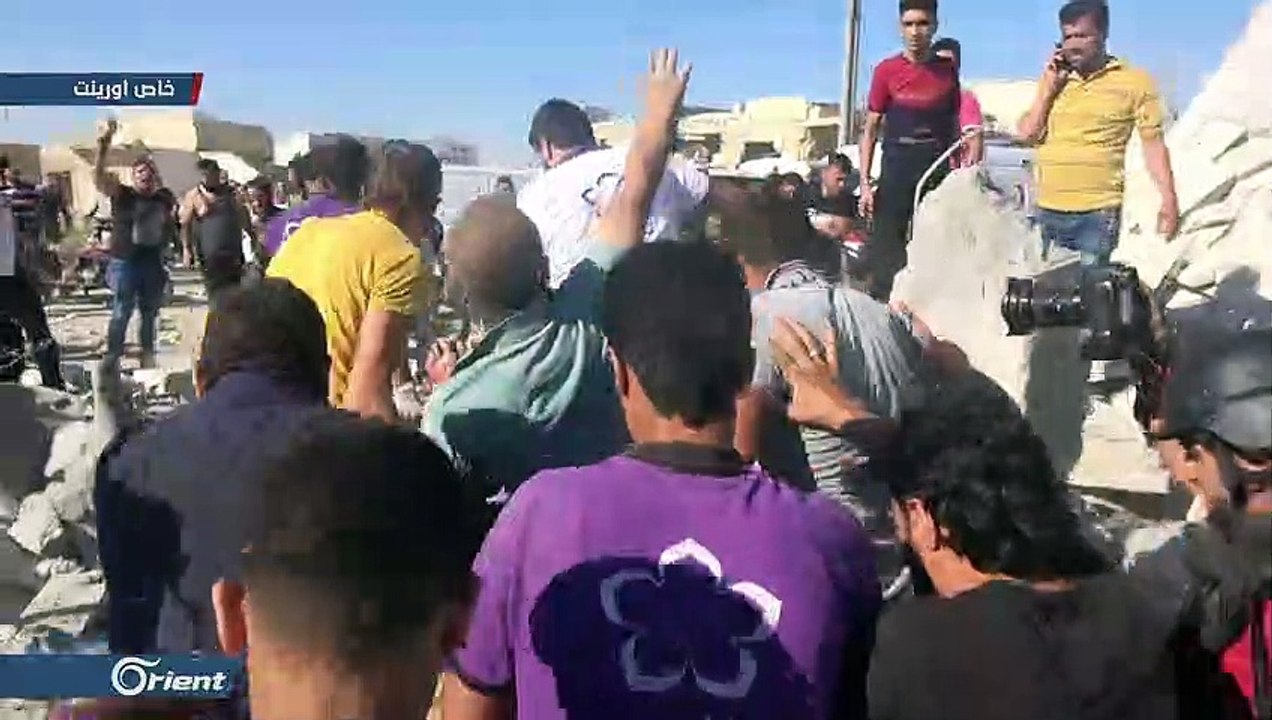 مقتل مدني وإصابة عائلة كاملة بقصف لميليشيا أسد على معرة النعمان جنوب إدلب - سوريا