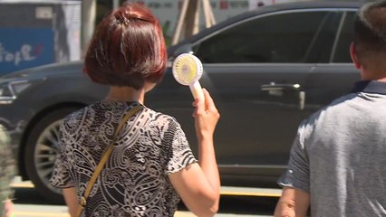 [날씨] 폭염특보 속 열대야...한낮 더위 속 소나기 / YTN