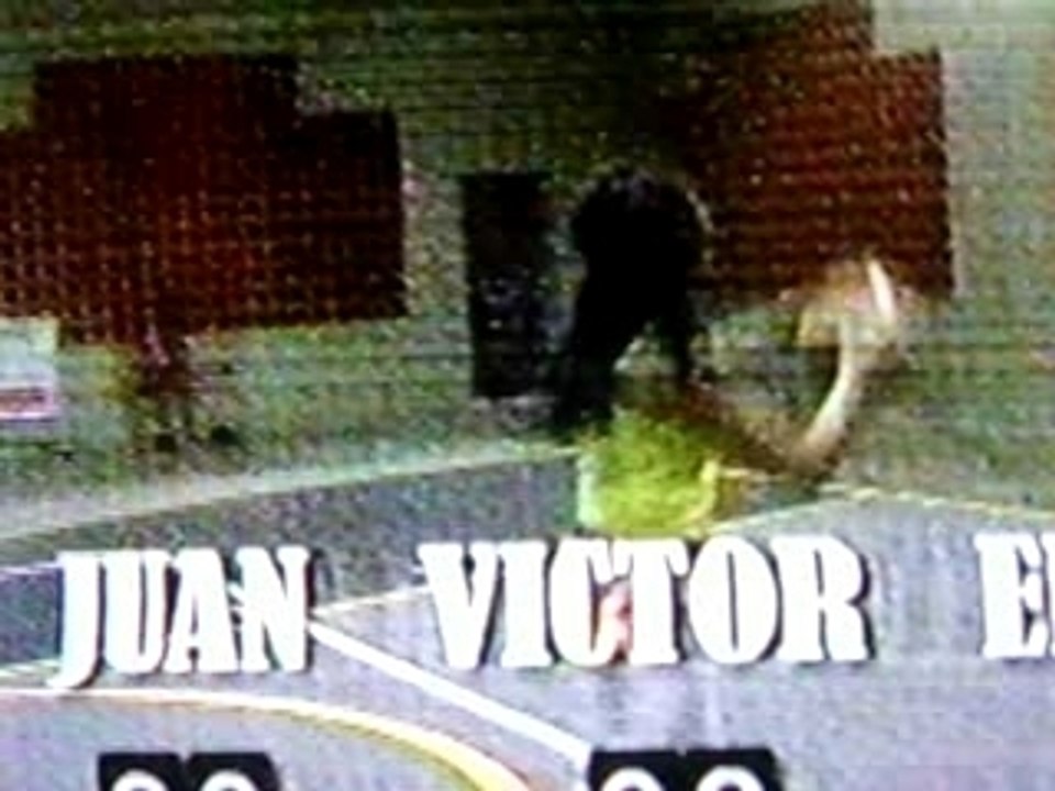 Erica Jugando Baloncesto