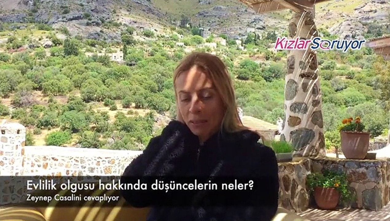 Zeynep Casalini - Evlilik hakkında ne düşünüyorsun?
