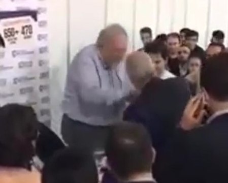 İlber Ortaylı o tarikat liderinin elini neden öptü