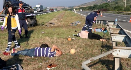 Cenazeden dönenleri taşıyan minibüs takla attı: 1 ölü, 10 yaralı