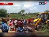 VIDEO: खनन माफिया के हौसले बुलंद, सामने आया ग्रामीणों से झड़प का वीडियो