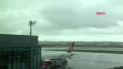 HAKAN ATİLLA'YI TAŞIYAN UÇAK İSTANBUL HAVALİMANI'NA İNDİ
