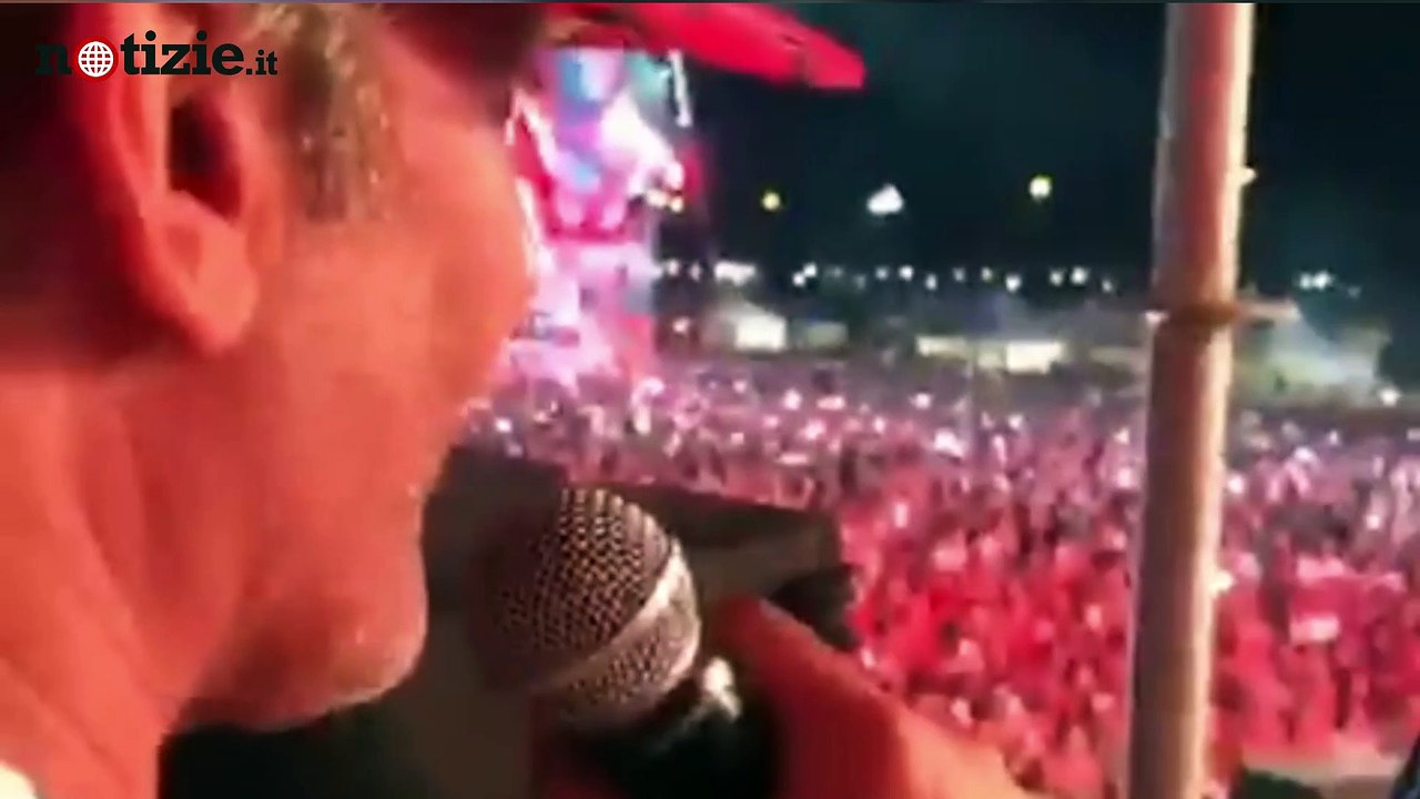 Fiorello fa il ventriloquo di Jovanotti: lo show dei due amici al Jova Beach Party | Notizie.it