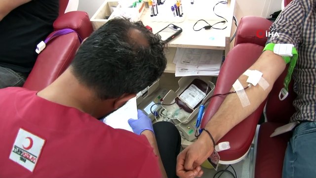 Sağlık çalışanları ve vatandaşlardan kan ve kök hücre bağışı