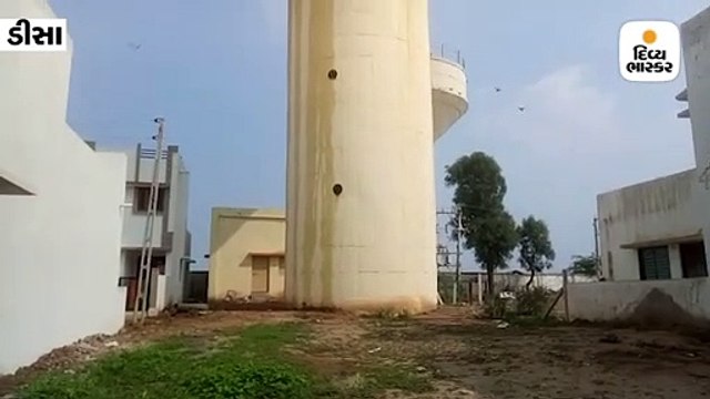 પિન્ક સિટીમાં સ્વર્ણિમ ગુજરાત યોજના અંતર્ગત બનેલી પાણીની ટાંકી લીકેજ, જોખમી બની