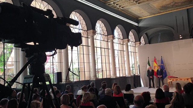 Juanma Moreno, preside la toma de posesión del rector de la Universidad de Almería