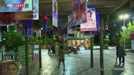 Antalya'daki Yeşilçam sokağında her akşam sinema keyfi