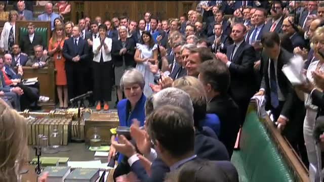 El Parlamento británico ovaciona a Theresa May en su despedida